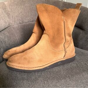 Ugg women Alida chestnut slouch boot size 10
